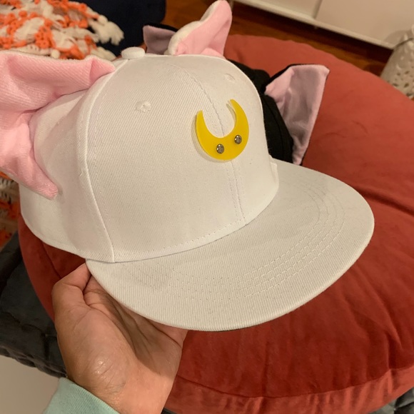 Sailor Moon Caps (Set of 2 - Black & White) - Picture 7 of 7